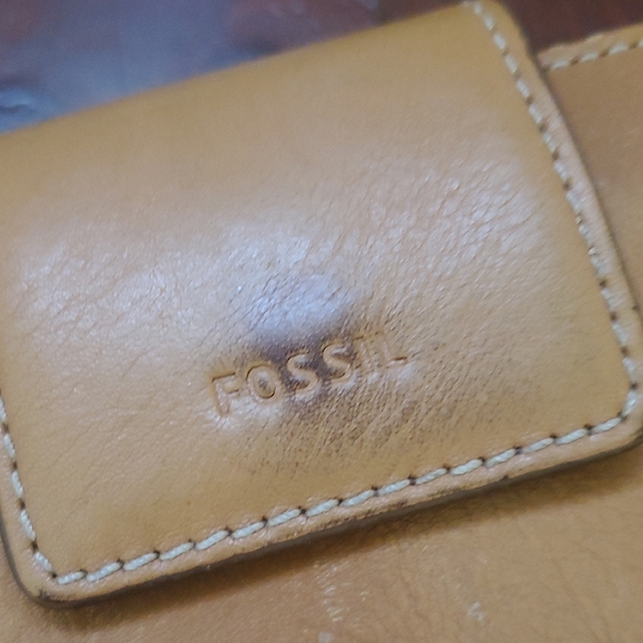 Fossil Wallet - Picture 2 of 5
